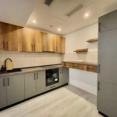 Апартаменти Yamaluxe - - Beautiful Blue With Many Facilities *